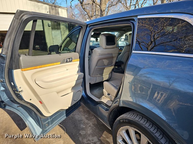 image for item MC9700 2010 Lincoln MKT  SUV