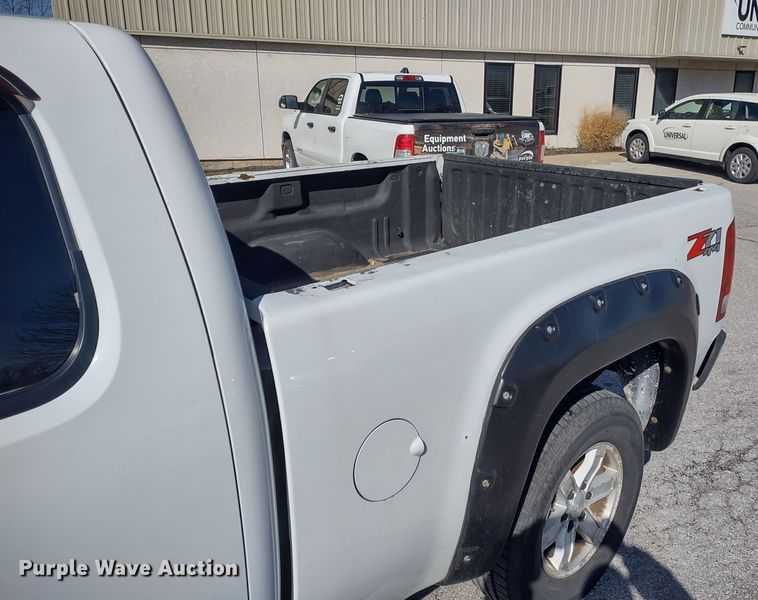 image for item MD9479 2009 GMC Sierra 1500  Ext. Cab pickup truck