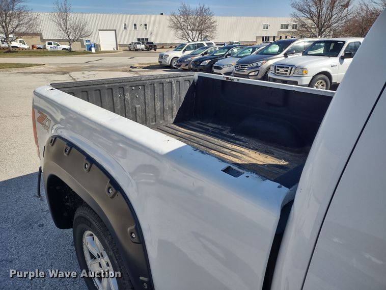 image for item MD9479 2009 GMC Sierra 1500  Ext. Cab pickup truck