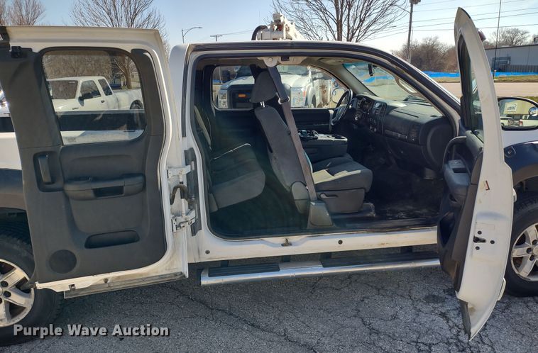 image for item MD9479 2009 GMC Sierra 1500  Ext. Cab pickup truck