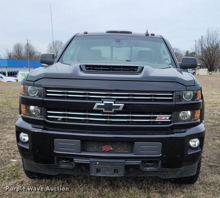 image for item ME9057 2017 Chevrolet Silverado 2500HD LTZ  Crew Cab pickup truck