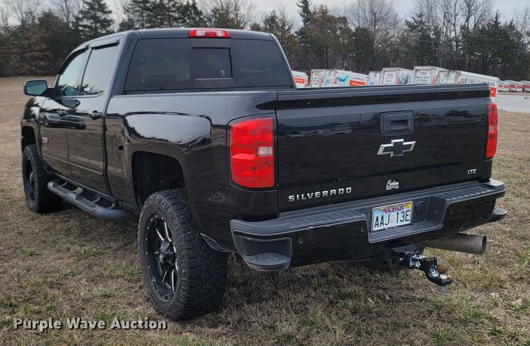 image for item ME9057 2017 Chevrolet Silverado 2500HD LTZ  Crew Cab pickup truck