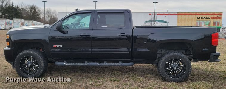 image for item ME9057 2017 Chevrolet Silverado 2500HD LTZ  Crew Cab pickup truck