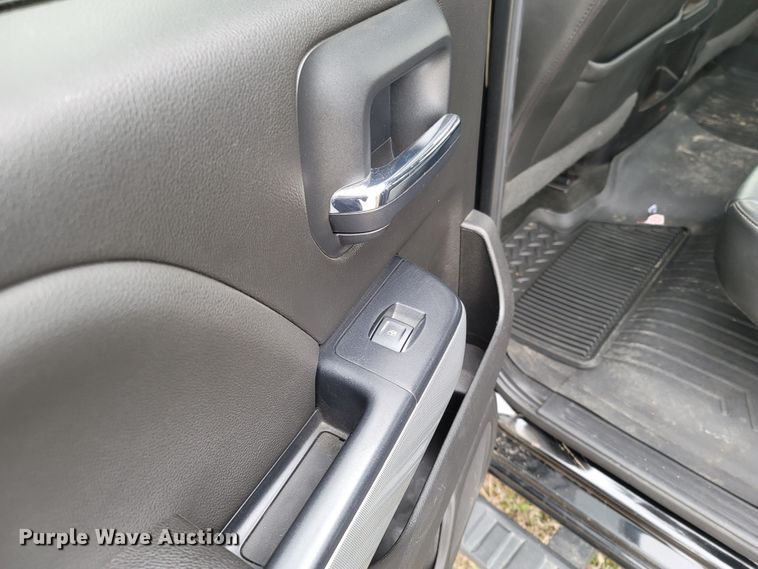 image for item ME9057 2017 Chevrolet Silverado 2500HD LTZ  Crew Cab pickup truck