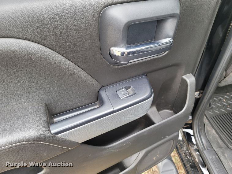 image for item ME9057 2017 Chevrolet Silverado 2500HD LTZ  Crew Cab pickup truck