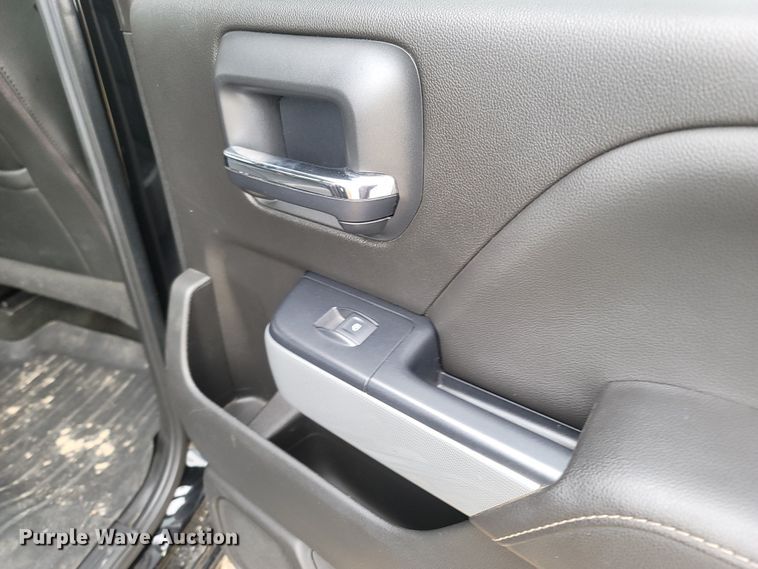 image for item ME9057 2017 Chevrolet Silverado 2500HD LTZ  Crew Cab pickup truck