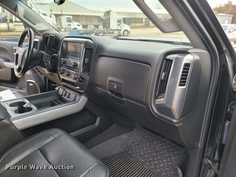 image for item ME9057 2017 Chevrolet Silverado 2500HD LTZ  Crew Cab pickup truck