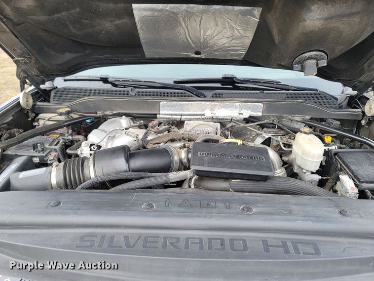 image for item ME9057 2017 Chevrolet Silverado 2500HD LTZ  Crew Cab pickup truck