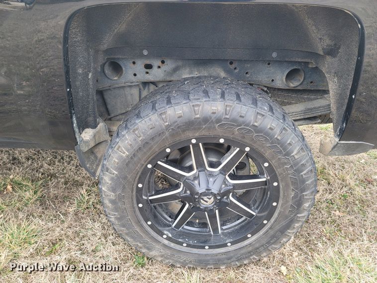 image for item ME9057 2017 Chevrolet Silverado 2500HD LTZ  Crew Cab pickup truck