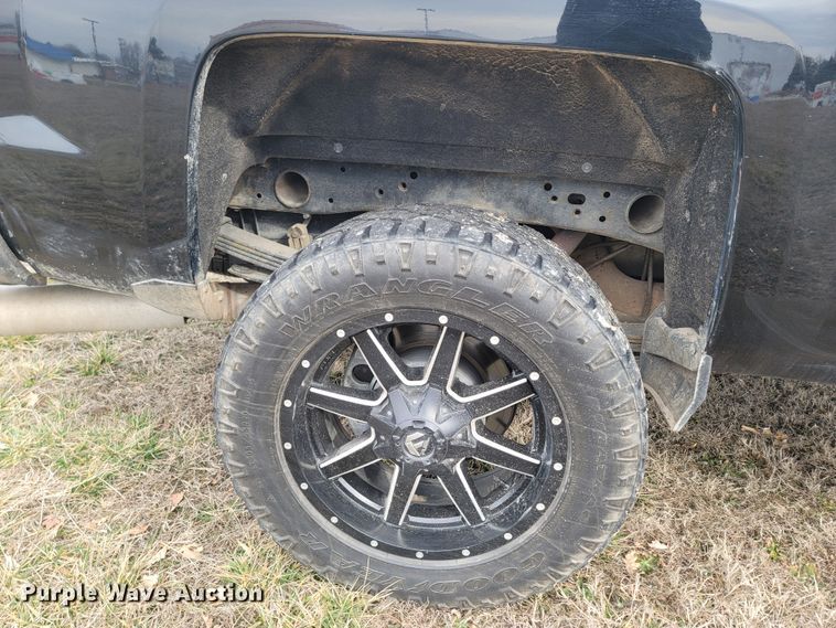 image for item ME9057 2017 Chevrolet Silverado 2500HD LTZ  Crew Cab pickup truck