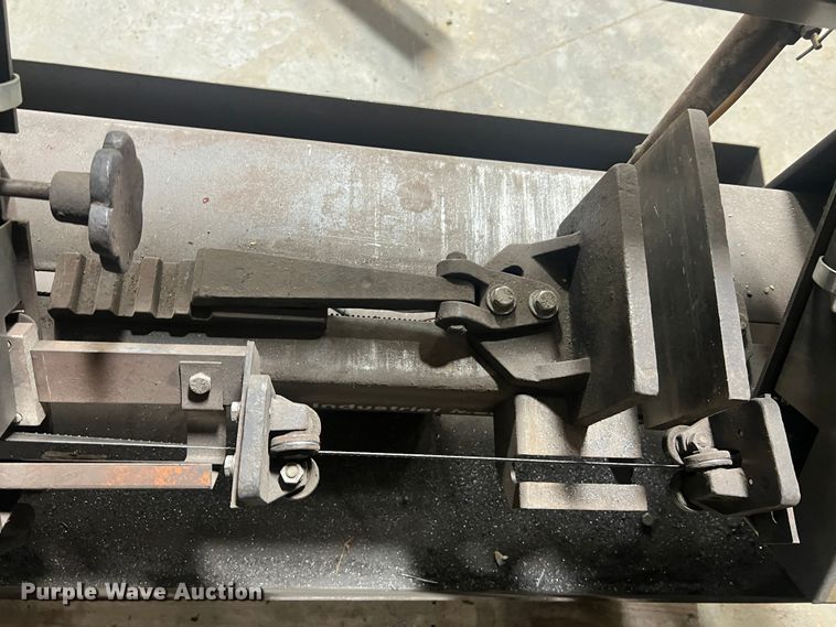 image for item MM9245 Ramco RS-90  metal bandsaw