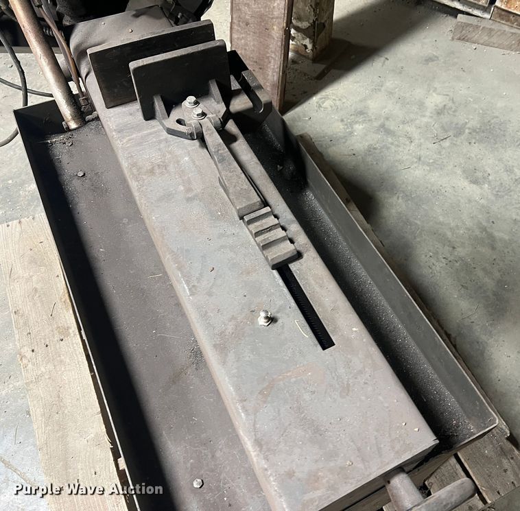 image for item MM9245 Ramco RS-90  metal bandsaw