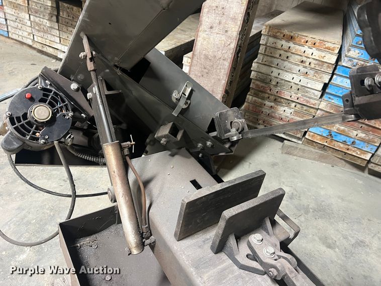 image for item MM9245 Ramco RS-90  metal bandsaw