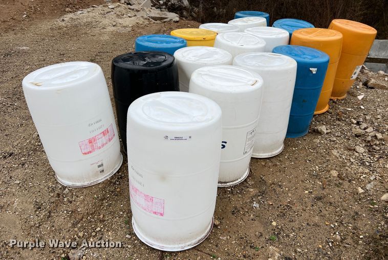 image for item MM9252 (17) plastic drums