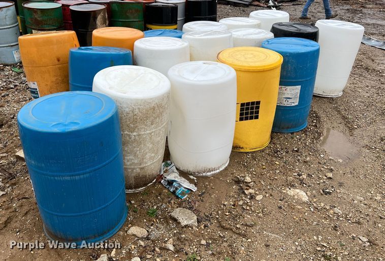 image for item MM9252 (17) plastic drums
