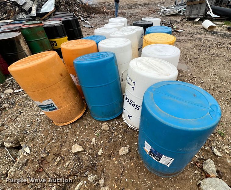 image for item MM9252 (17) plastic drums