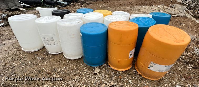 image for item MM9252 (17) plastic drums