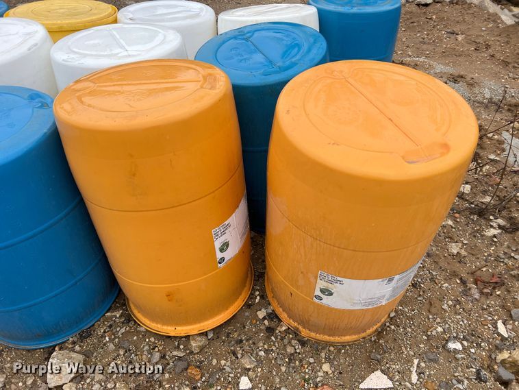 image for item MM9252 (17) plastic drums