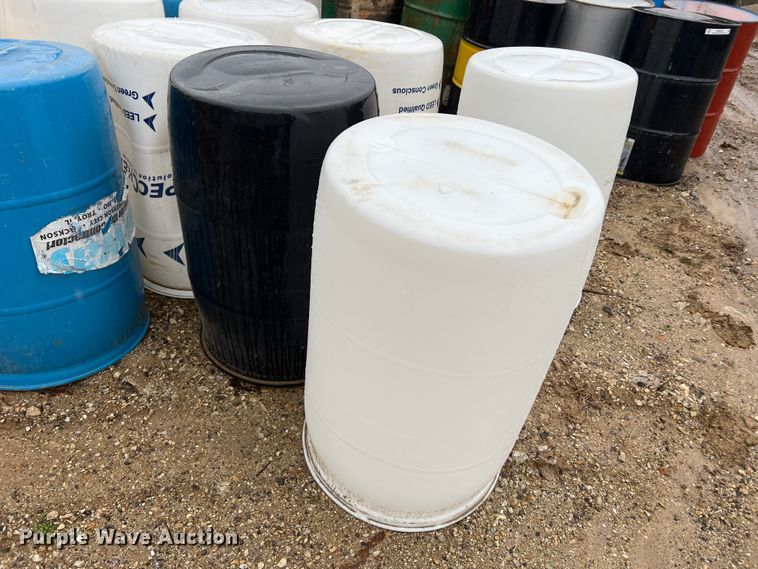 image for item MM9252 (17) plastic drums
