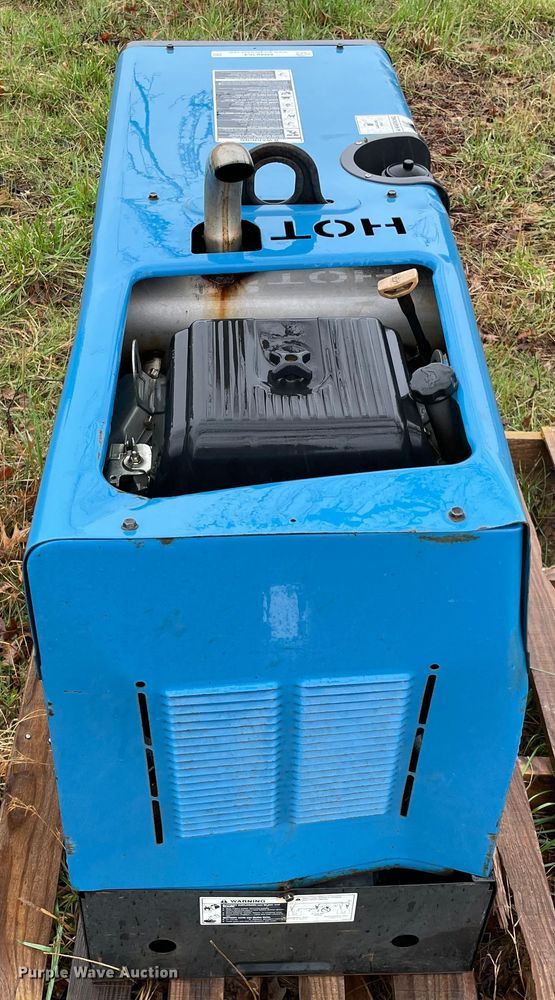 image for item MM9364 Miller Bobcat 250  welder/generator