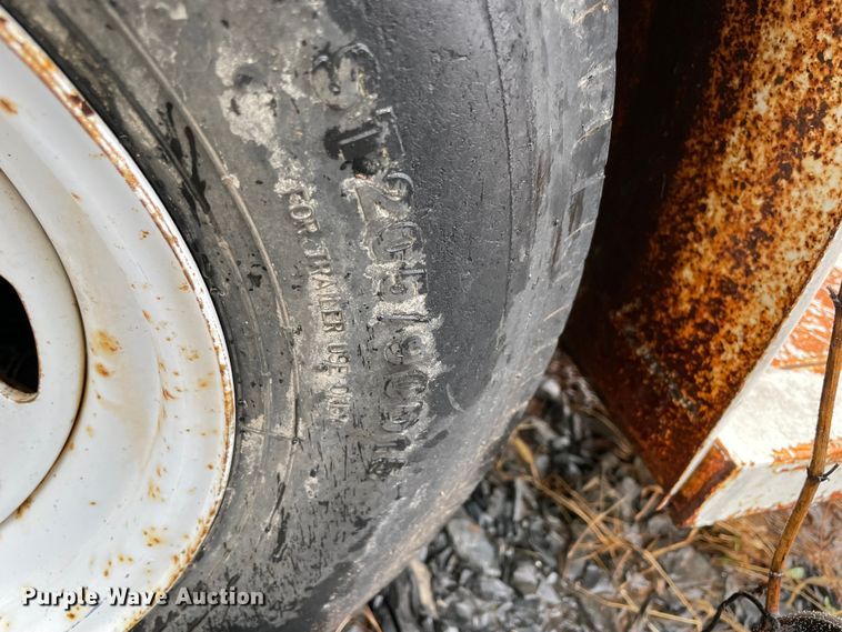 image for item MM9365 1995 4 Bar Ranch  livestock trailer