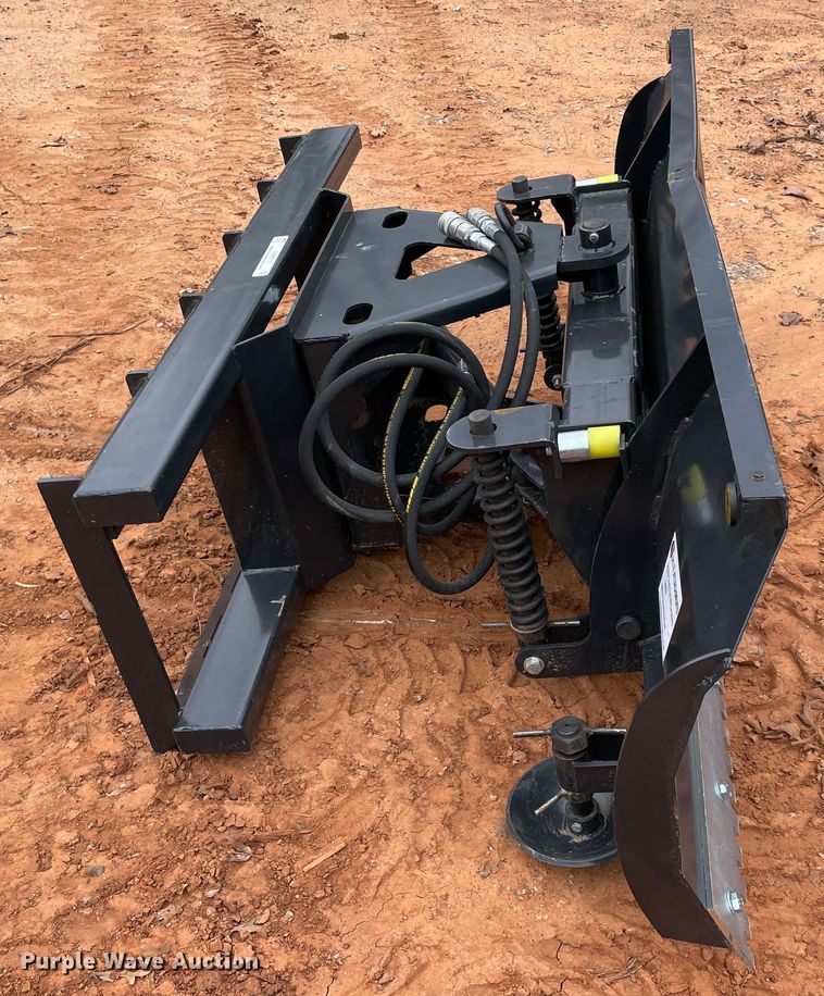 JCT skid steer dozer blade in Tecumseh, OK Item MM9372 sold Purple Wave