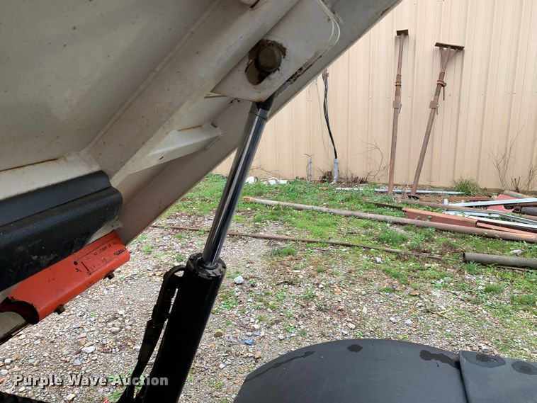 image for item MM9782 2005 Bobcat 5600  utility vehicle