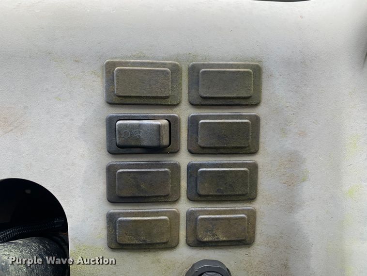 image for item MM9782 2005 Bobcat 5600  utility vehicle