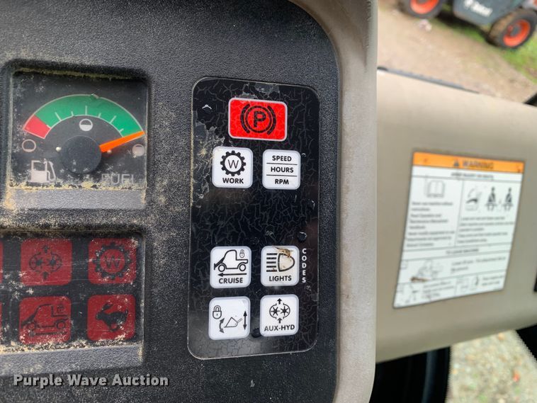 image for item MM9782 2005 Bobcat 5600  utility vehicle