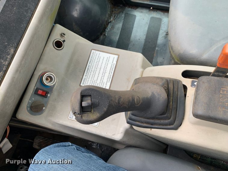 image for item MM9782 2005 Bobcat 5600  utility vehicle