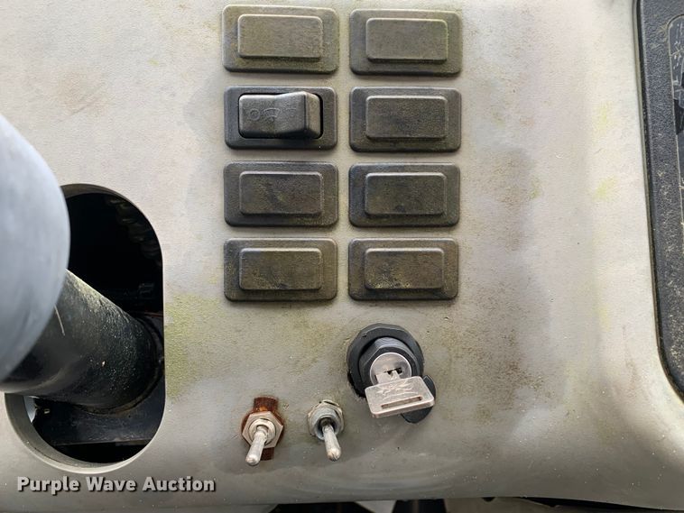 image for item MM9782 2005 Bobcat 5600  utility vehicle