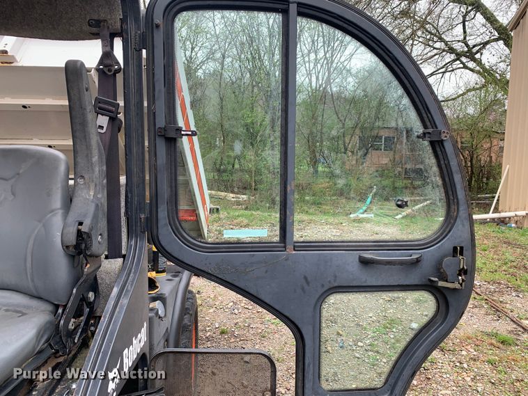 image for item MM9782 2005 Bobcat 5600  utility vehicle