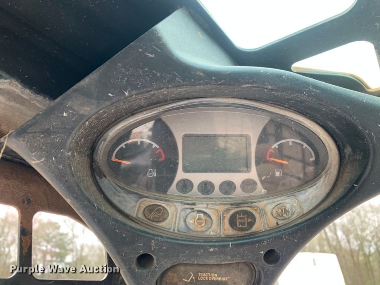 image for item MM9784 2017 Bobcat T750  tracked skid steer loader