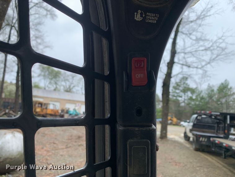 image for item MM9785 Bobcat T870  tracked skid steer loader