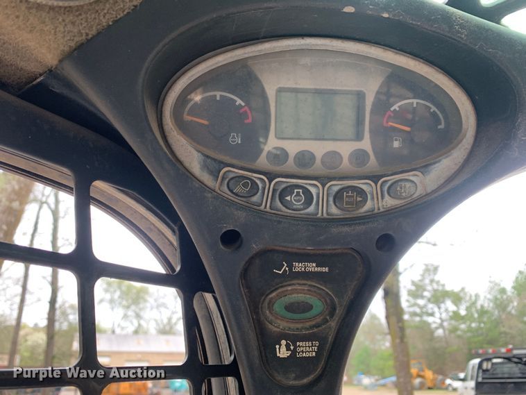 image for item MM9785 Bobcat T870  tracked skid steer loader