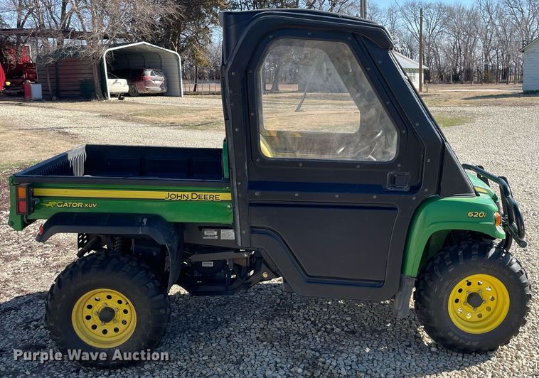 image for item MP9204 2009 John Deere Gator XUV 620i  utility vehicle
