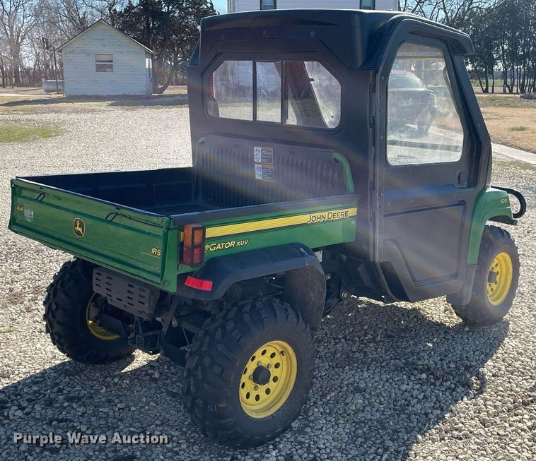 image for item MP9204 2009 John Deere Gator XUV 620i  utility vehicle