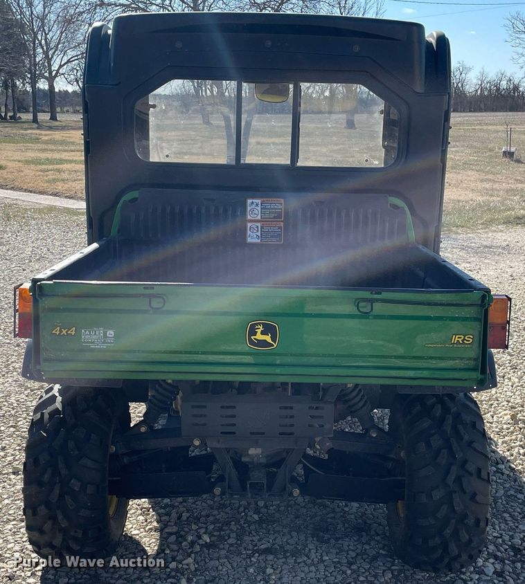 image for item MP9204 2009 John Deere Gator XUV 620i  utility vehicle