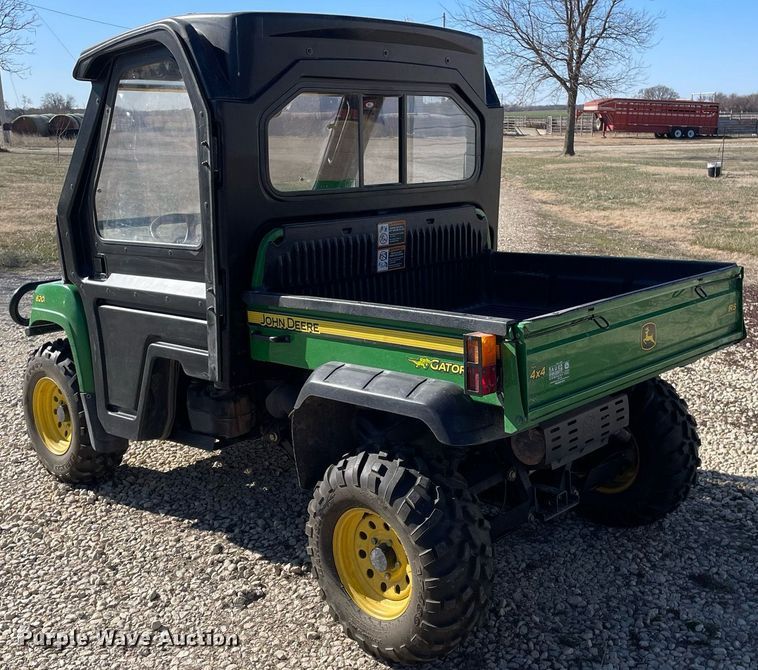 image for item MP9204 2009 John Deere Gator XUV 620i  utility vehicle