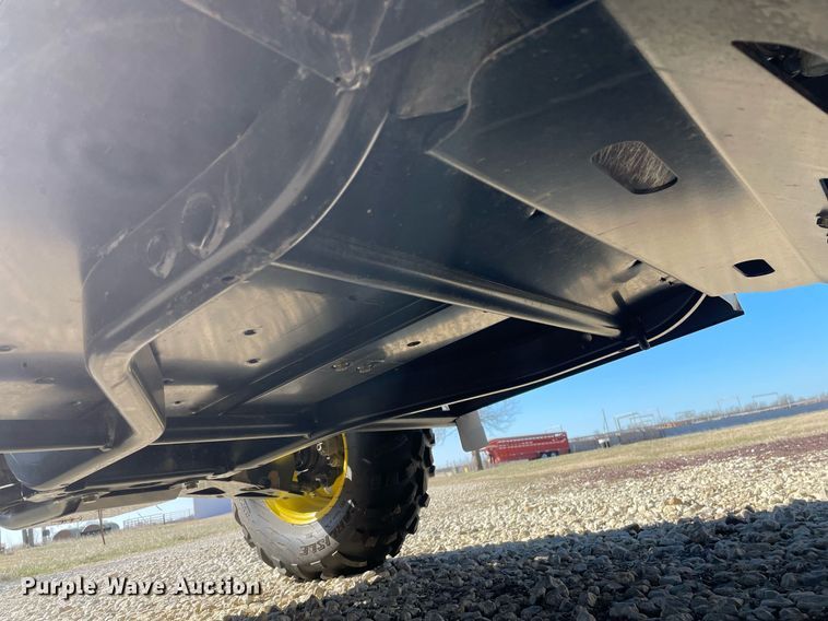 image for item MP9204 2009 John Deere Gator XUV 620i  utility vehicle