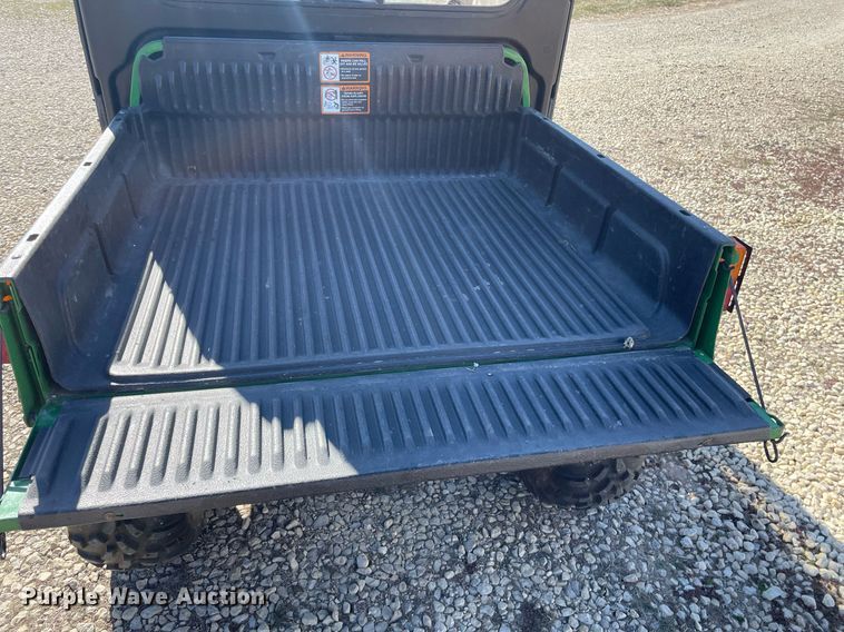image for item MP9204 2009 John Deere Gator XUV 620i  utility vehicle