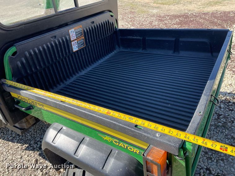 image for item MP9204 2009 John Deere Gator XUV 620i  utility vehicle