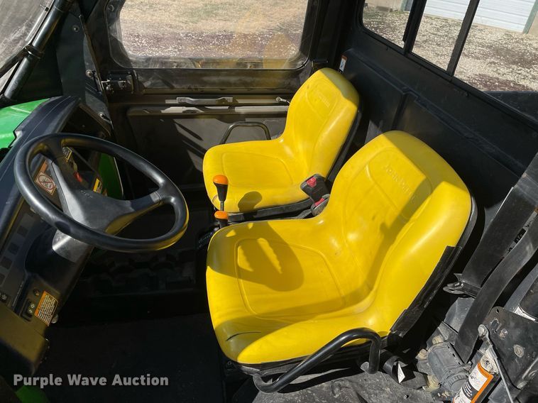 image for item MP9204 2009 John Deere Gator XUV 620i  utility vehicle