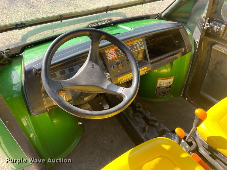 image for item MP9204 2009 John Deere Gator XUV 620i  utility vehicle
