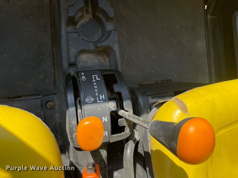 image for item MP9204 2009 John Deere Gator XUV 620i  utility vehicle