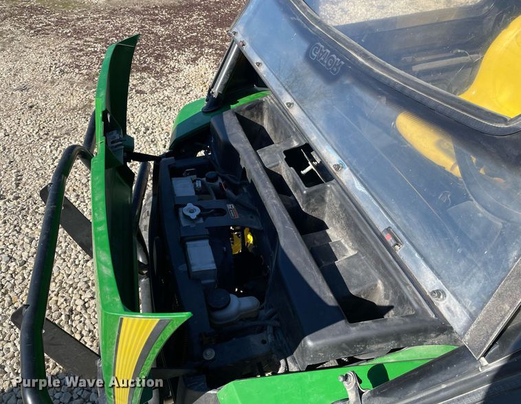 image for item MP9204 2009 John Deere Gator XUV 620i  utility vehicle