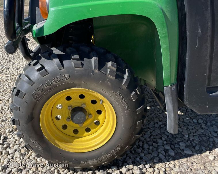 image for item MP9204 2009 John Deere Gator XUV 620i  utility vehicle