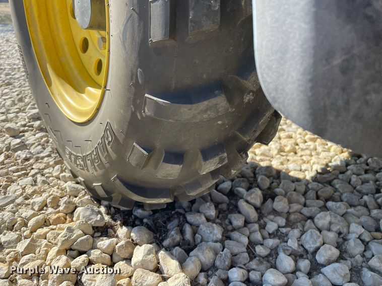 image for item MP9204 2009 John Deere Gator XUV 620i  utility vehicle