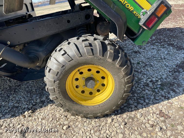 image for item MP9204 2009 John Deere Gator XUV 620i  utility vehicle