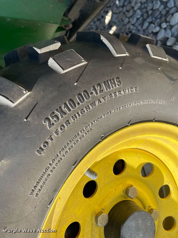 image for item MP9204 2009 John Deere Gator XUV 620i  utility vehicle